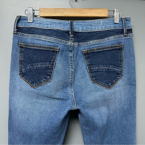 Driftwood Classic Fit Cleo Patchwork High Rise Flare Jeans Raw Hem - Picture 6 of 15